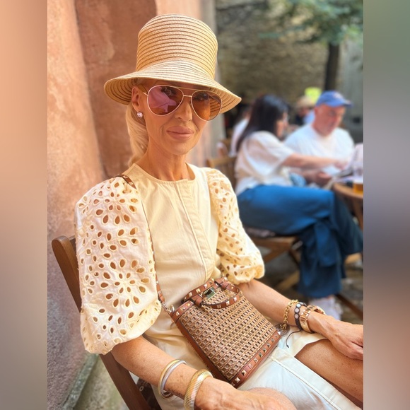 Meet your Posher, Kristina - Picture 8 of 16